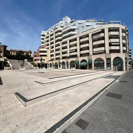 Sunny Centre