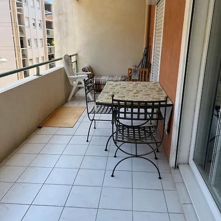 Sunny Centre Apartment *